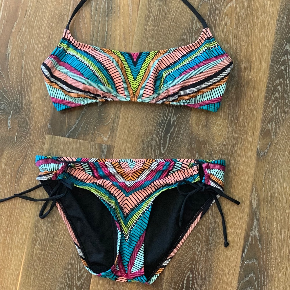 Bikini - small top and bottom